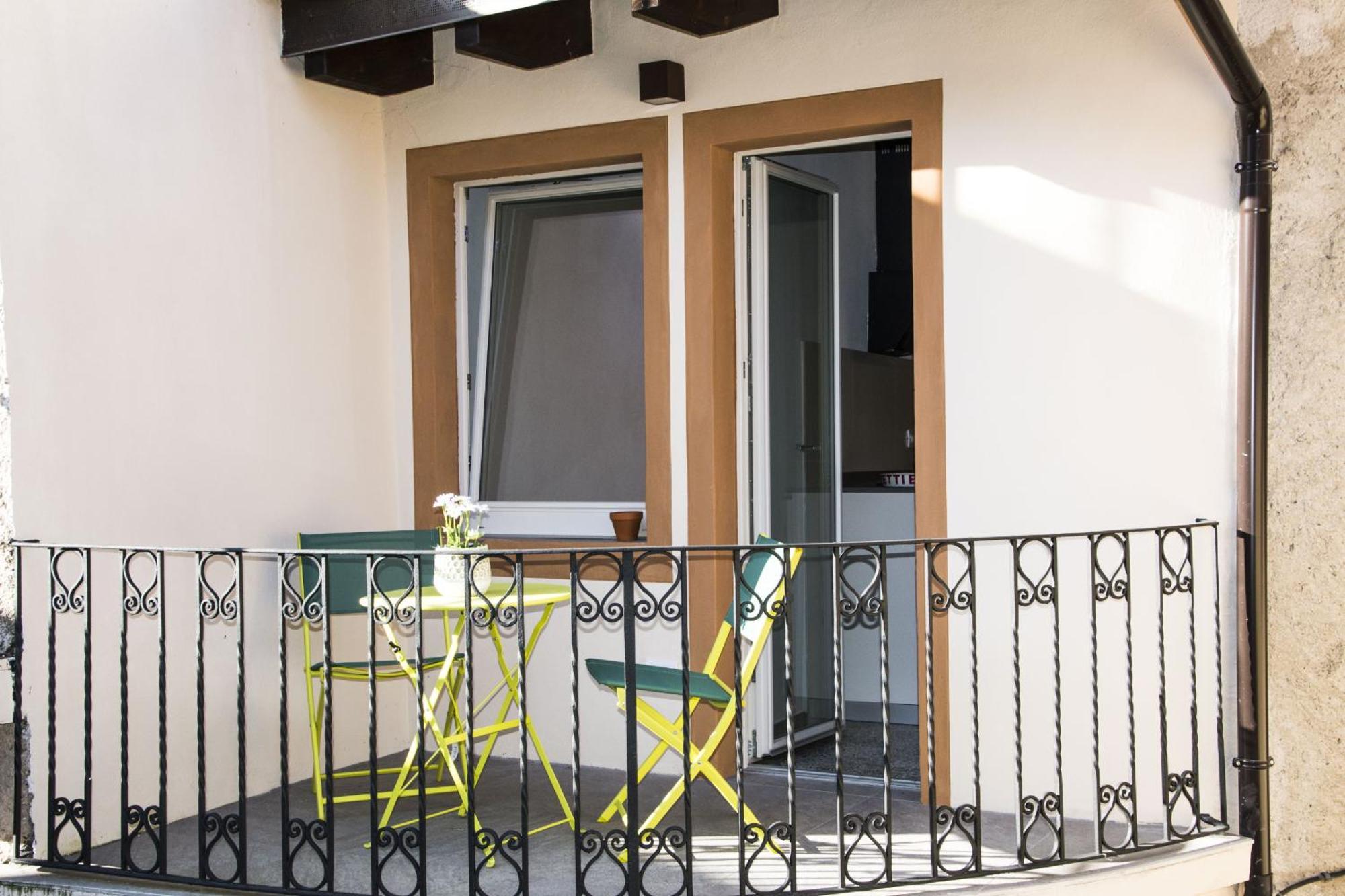 Casa Lea Διαμέρισμα Castelveccana Εξωτερικό φωτογραφία